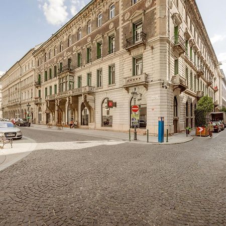 Experience City Nightlife From A Sleek Lavish Pad Apartment Budapest Ngoại thất bức ảnh